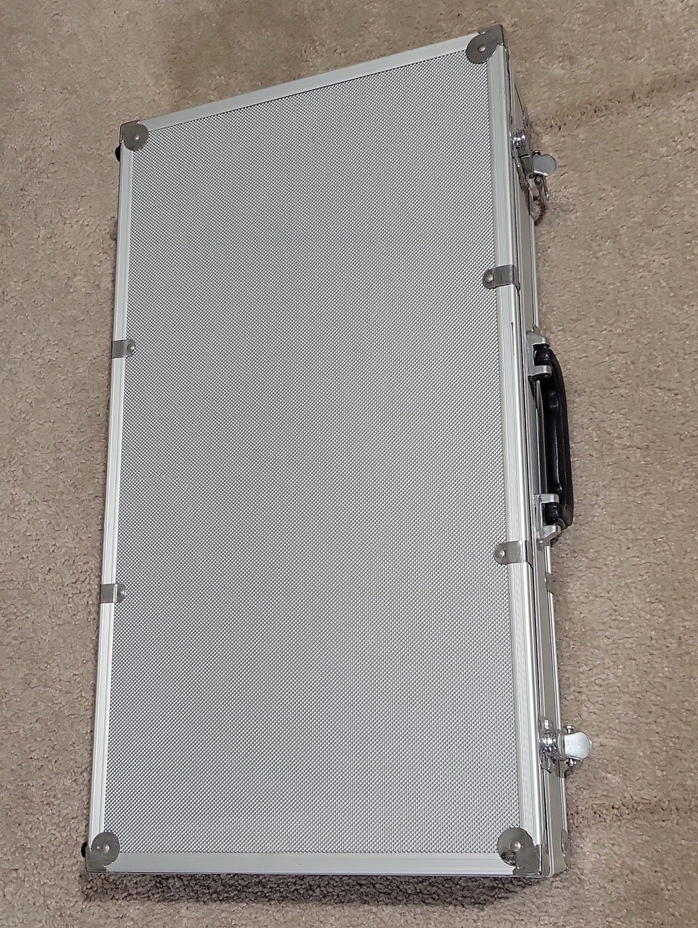 Silver Textured Aluminum Carry Case 23x12x4"